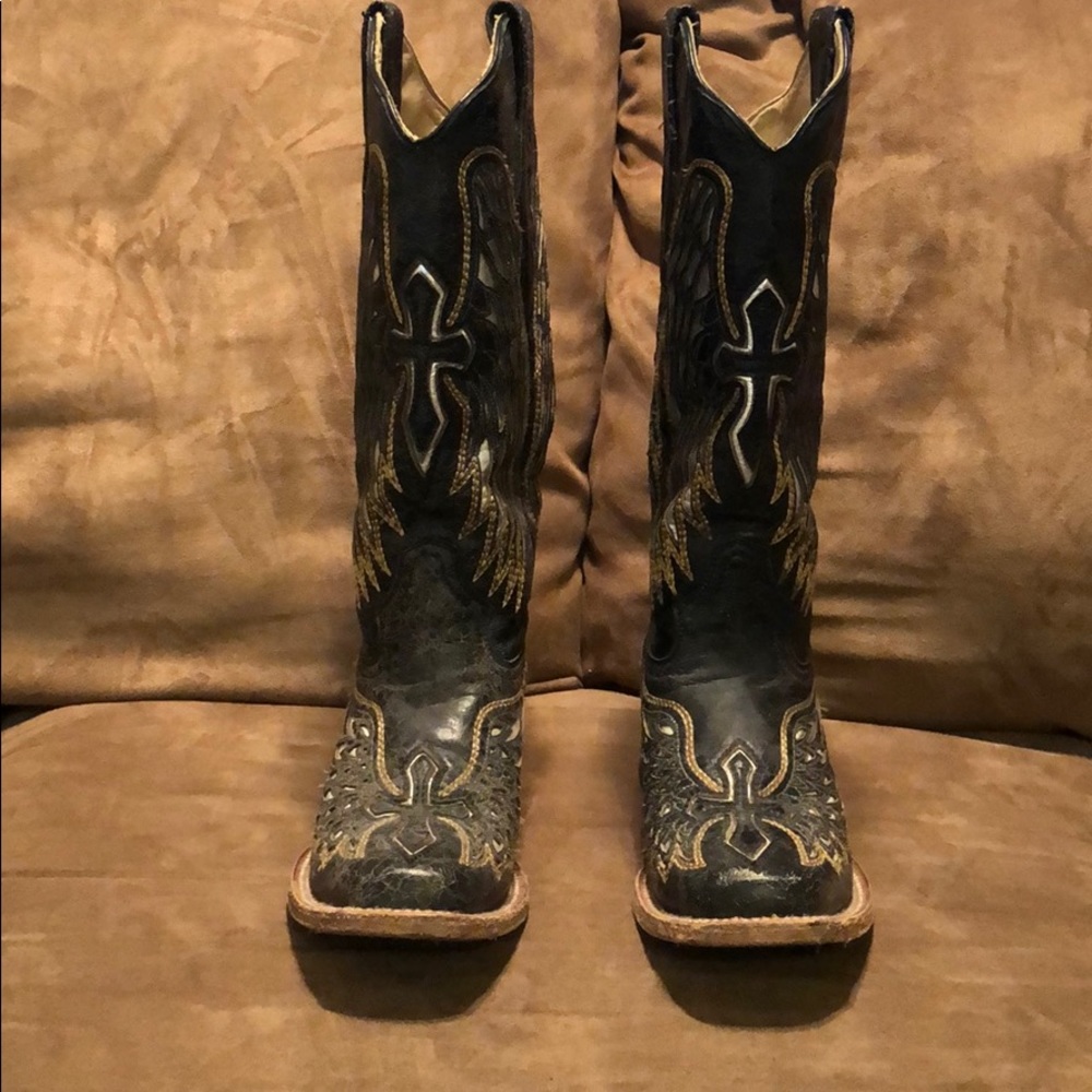 Corral boots